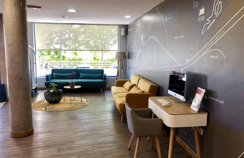 San Sebastian de los Reyes Hotel | Modern Holiday Inn Express Madrid with Spa & Breakfast