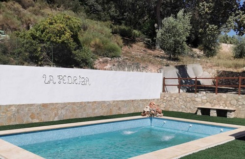 Villanueva de Algaidas House | Holiday Home 'La Pedriza Para 2' with Mountain View, Shared Pool and Wi-Fi