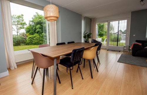 Terherne House | Welcoming Holiday Home with Private Jetty for Families