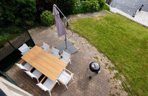 Terherne House | Welcoming Holiday Home with Private Jetty for Families