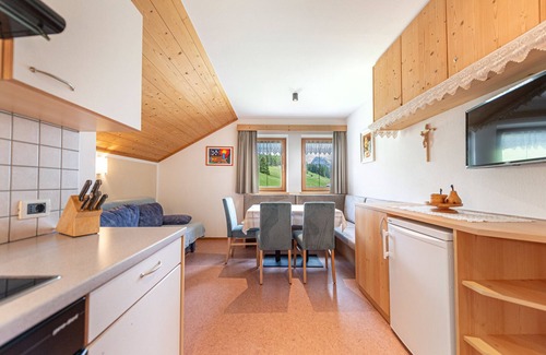 Giogo Piccolo Apartment | Charming Holiday Farm Al Cir: Family-Friendly Getaway