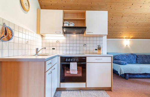 Giogo Piccolo Apartment | Charming Holiday Farm Al Cir: Family-Friendly Getaway