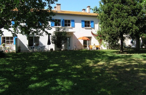 Arles Cottage | Cozy Vineyard Farmhouse Retreat in the Heart of Camargue