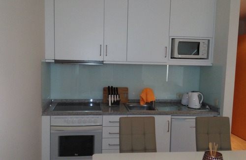 Gemeses Apartment | Weekend Getaway at Holiday Flat with Ocean View & Pool