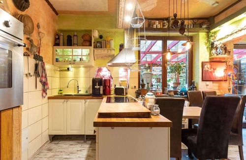 Wismar Apartment | Welcoming Holiday Flat with Garden in Wismar, Pet Friendly
