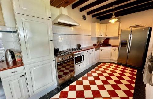 Lusignac House | Elegant Holiday Home with Pool in Lusignac for Families