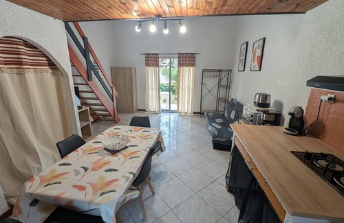 Roquefort-des-Corbieres House | Holiday Home 'La Capelle 4 Persons 880' with Shared Pool, Wi-Fi and Air Conditioning