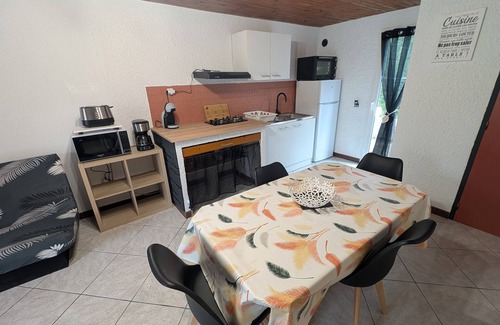 Roquefort-des-Corbieres House | Holiday Home 'La Capelle 4 Persons 880' with Shared Pool, Wi-Fi and Air Conditioning