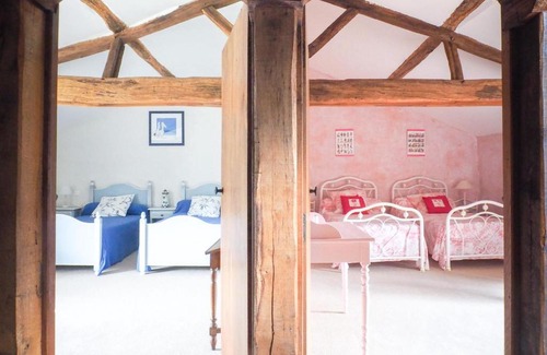 Saint-Laurent-de-la-Salle House | Inviting Holiday Home Gîte La Tour with Pool & Pet Friendly