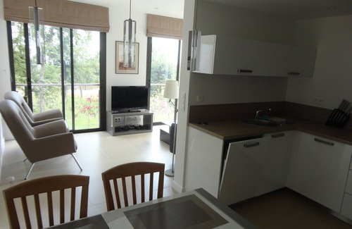Tourrettes-sur-Loup House | Idyllic Holiday Guest House with Infinity Pool & Ocean View