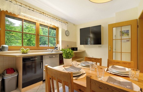 Luckendorf House | Cozy Holiday Home 'zum Zaunkönig' with Garden & Wi-Fi