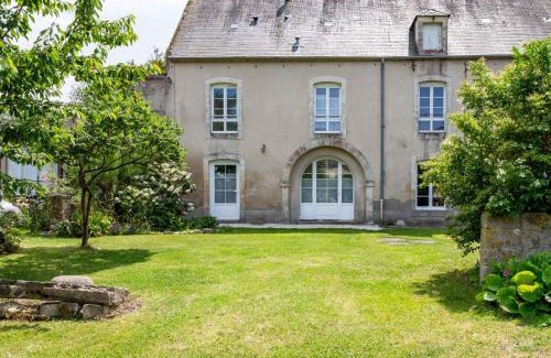 Englesqueville-la-Percee House | Family-Friendly Holiday Home Maison Sainte Claire Awaits You