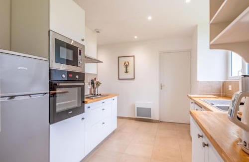 Englesqueville-la-Percee House | Family-Friendly Holiday Home Maison Sainte Claire Awaits You