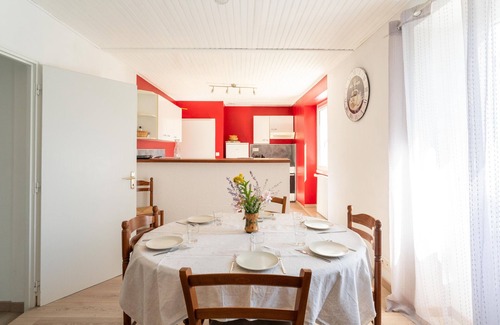 Mirabel-aux-Baronnies House | Inviting Gîte Lou Barry: Pool, Wi-Fi & Pet Friendly Retreat