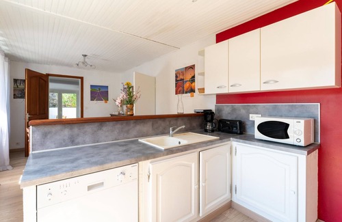 Mirabel-aux-Baronnies House | Inviting Gîte Lou Barry: Pool, Wi-Fi & Pet Friendly Retreat