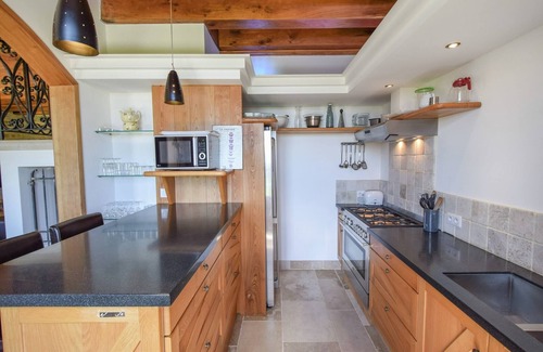 Saint-Medard-d'Excideuil Villa | Elegant Villa with Pool and Breathtaking Panoramic Views