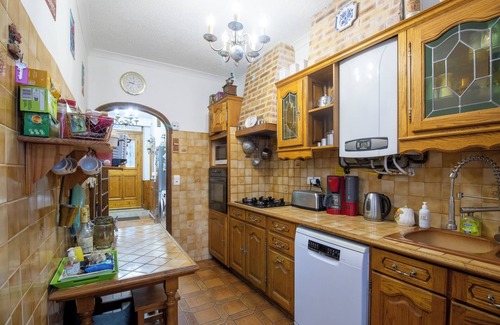 Terrasson-la-Villedieu House | Holiday Home 'Maison Dans Le Centre Historique' with Terrace and Wi-Fi