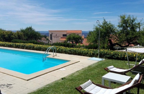 Felgar House | Comfortable Holiday Home Freixo Espada à Cinta with Pool