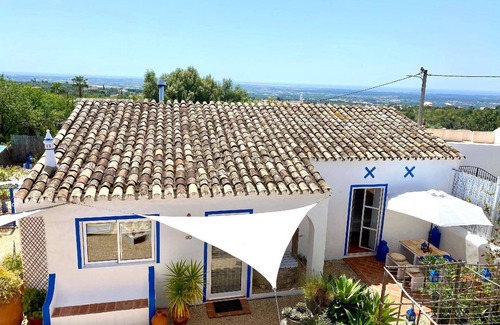 Aldeia House | Idyllic Holiday House in Santa Bárbara de Nexe for 2-4 Guests