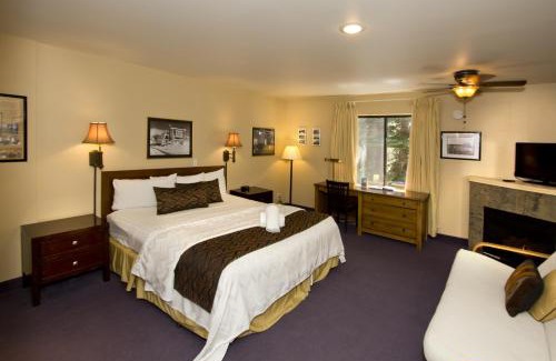 Stonegate Hotel | Inviting Holiday Haus: Family-Friendly with Great Amenities