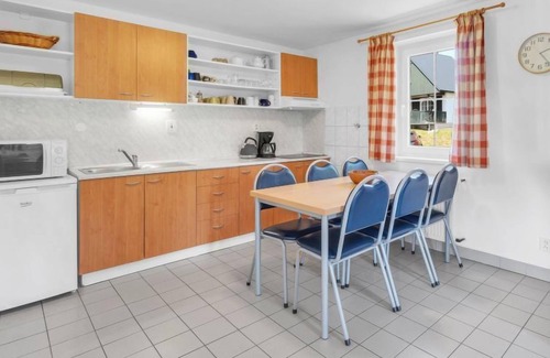 Cerny Dul House | Relax at Holiday Hill 56 with Oceanfront Pool & Spa