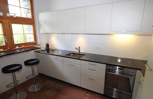 Minusio House | Elegant Holiday House Brione sopra Minusio with Pool