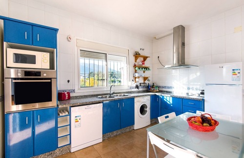 Alhaurin de la Torre House | Villa La Gallega: Mountain View Oasis with Pool & Garden