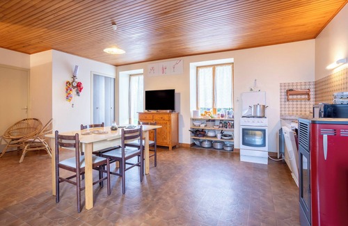 Plobannalec-Lesconil House | Holiday Home 'Gite Terre Mer Des Sables Blancs' with Private Terrace, Private Garden and Wi-Fi