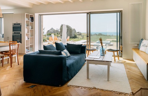 Finistere House | Holiday Home 'La Perle' with Sea View and Jacuzzi