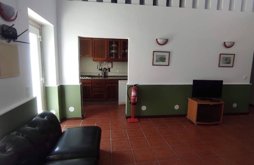 Sao Pedro da Cadeira House | Cozy Holiday House in São Pedro da Cadeira for Families