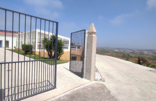 Sao Pedro da Cadeira House | Cozy Holiday House in São Pedro da Cadeira for Families