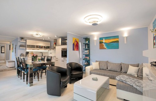 Zernsdorf House | Idyllic Holiday Home 'Häuser Am See' with Lake View & Spa