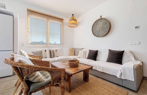 Sant Jaume d'Enveja House | Cozy Holiday Home 'Mas Midó' with Mountain Views & Wi-Fi