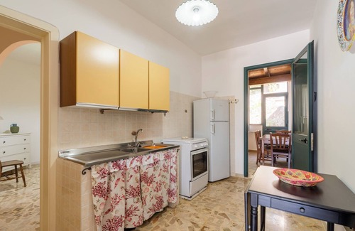 Marina di Marittima House | Beachfront Holiday Home Casa Vacanza Nilde with Sea View