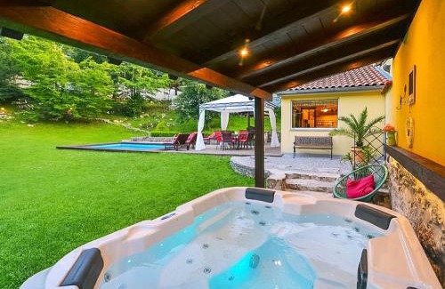 Matulji House | Cozy Holiday Home Škalniški: Rated 9.9 with Pool & Hot Tub