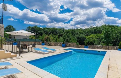 Kircija House | Discover Holiday Home Šterna: Guest Rated 9/10 & Pet Friendly