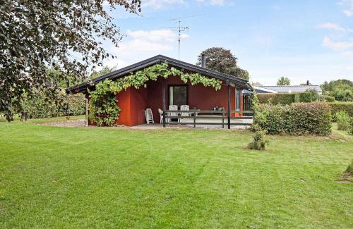 Langeland Municipality House | Charming Holiday Home from 1978 with Child-Friendly Amenities