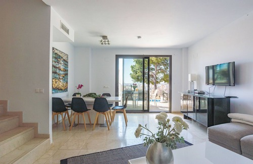 Torreblanca House | Stunning 4 Bed Townhouse with Ocean View & Top Amenities