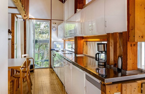 Sipplingen House | Scenic Holiday Home "Adlerhorst Über Dem Bodensee" Awaits