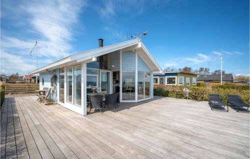 Beder Malling House | Delightful Home in Malling with WiFi & Child-Friendly Space