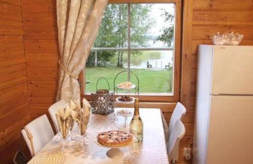 Asikkala House | Pet-Friendly Holiday Home Alahuone with Hot Tub & Kitchen