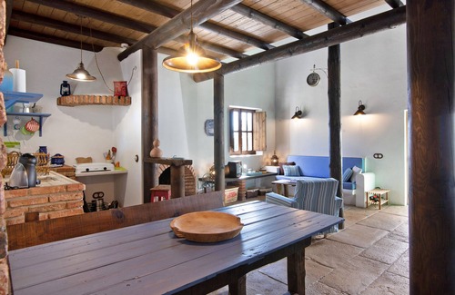 Charneca House | Beautiful Algarve 1B Mezzanine Villa with Pool & Wi-Fi