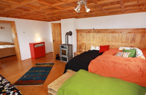 Albeck House | Inviting Holiday Home Almvilla with Pet-Friendly Amenities