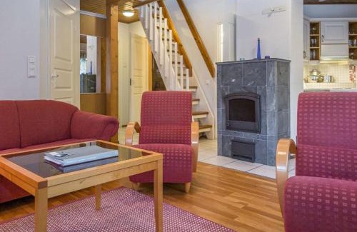 Tahkovuori House | Cozy Holiday Home Alppitalo punatähti with Hot Tub