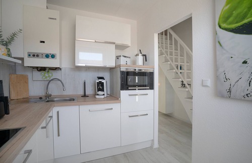 Hage House | Holiday Home 'Am See' with Private Garden and Wi-Fi