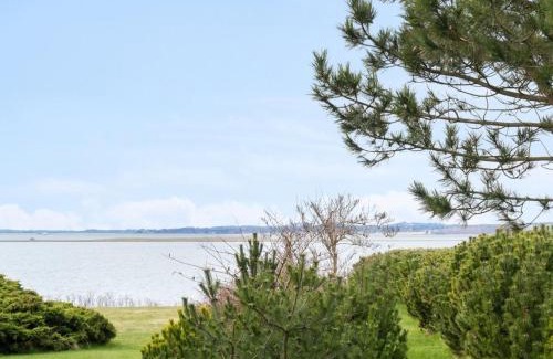 Skibby House | All-Inclusive Holiday Home Ama - Steps from the Inlet