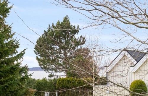 Skibby House | All-Inclusive Holiday Home Ama - Steps from the Inlet