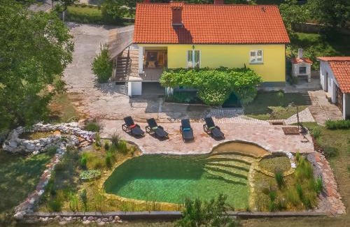 Strmac House | Cozy Holiday Home Angelina – Perfect for Families & Pets