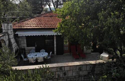 Supetar House | Excellent Oceanfront Holiday Home Anja with Pet-Friendly Perks
