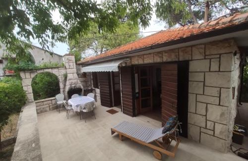 Supetar House | Excellent Oceanfront Holiday Home Anja with Pet-Friendly Perks